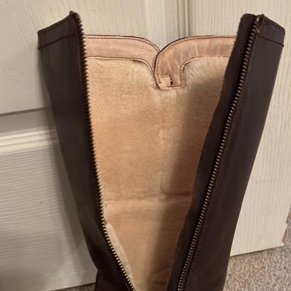 Ugg W Rosen - Picture 5 of 7